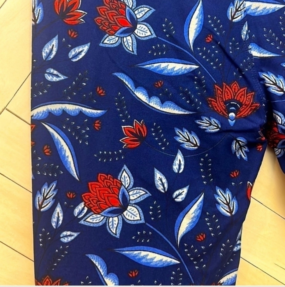 LuLaRoe One Size OS Floral Leaves Leggings NWT